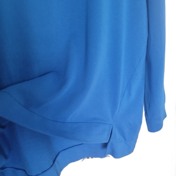 Long Sleeve Lightweight Fall Blue Crew Neck Sweater Size Medium - Picture 4 of 9